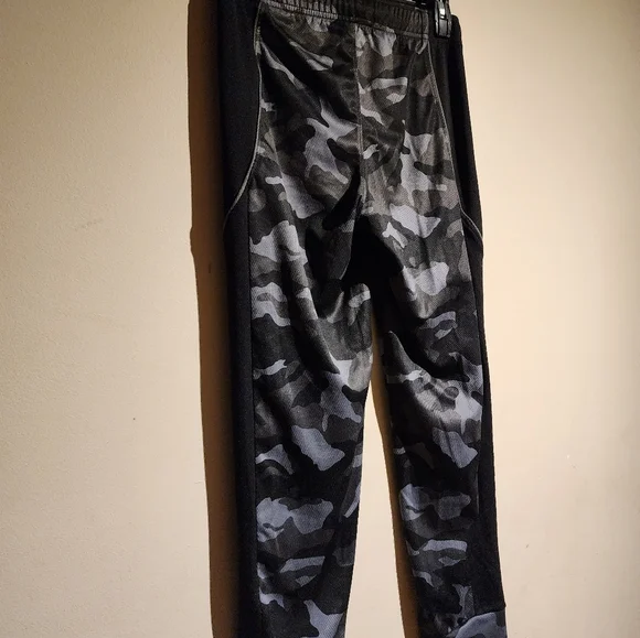 NWOT Boys Camouflage Sweat pants - Picture 5 of 7